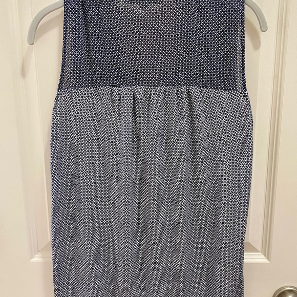 LOFT sleeveless top with henley front with tie neck. Navy & white Size Small - Picture 2 of 5